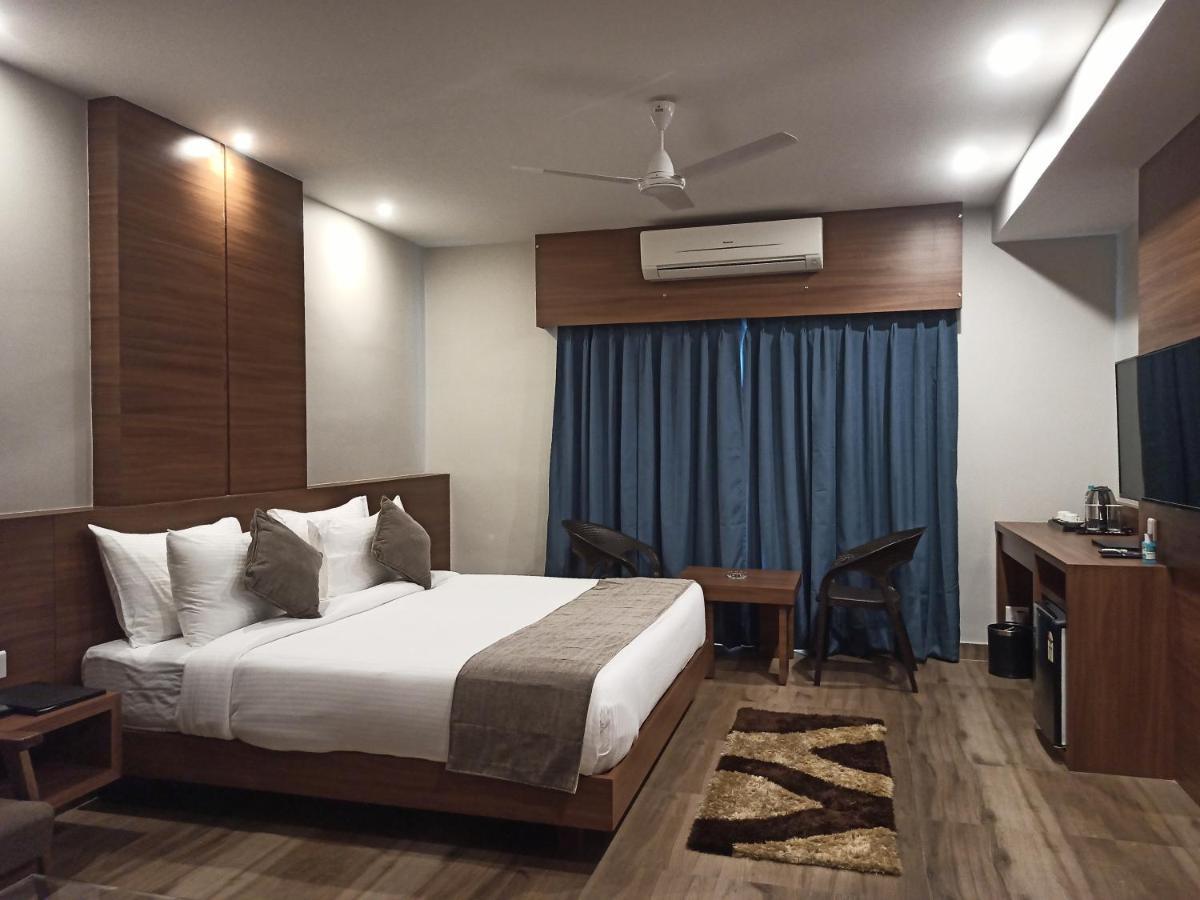 Hotel Tree Fern Dibrugarh Extérieur photo