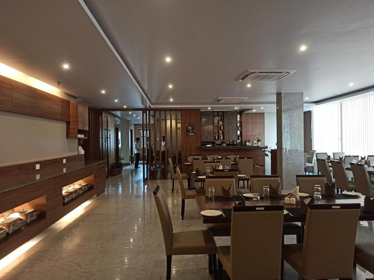Hotel Tree Fern Dibrugarh Extérieur photo