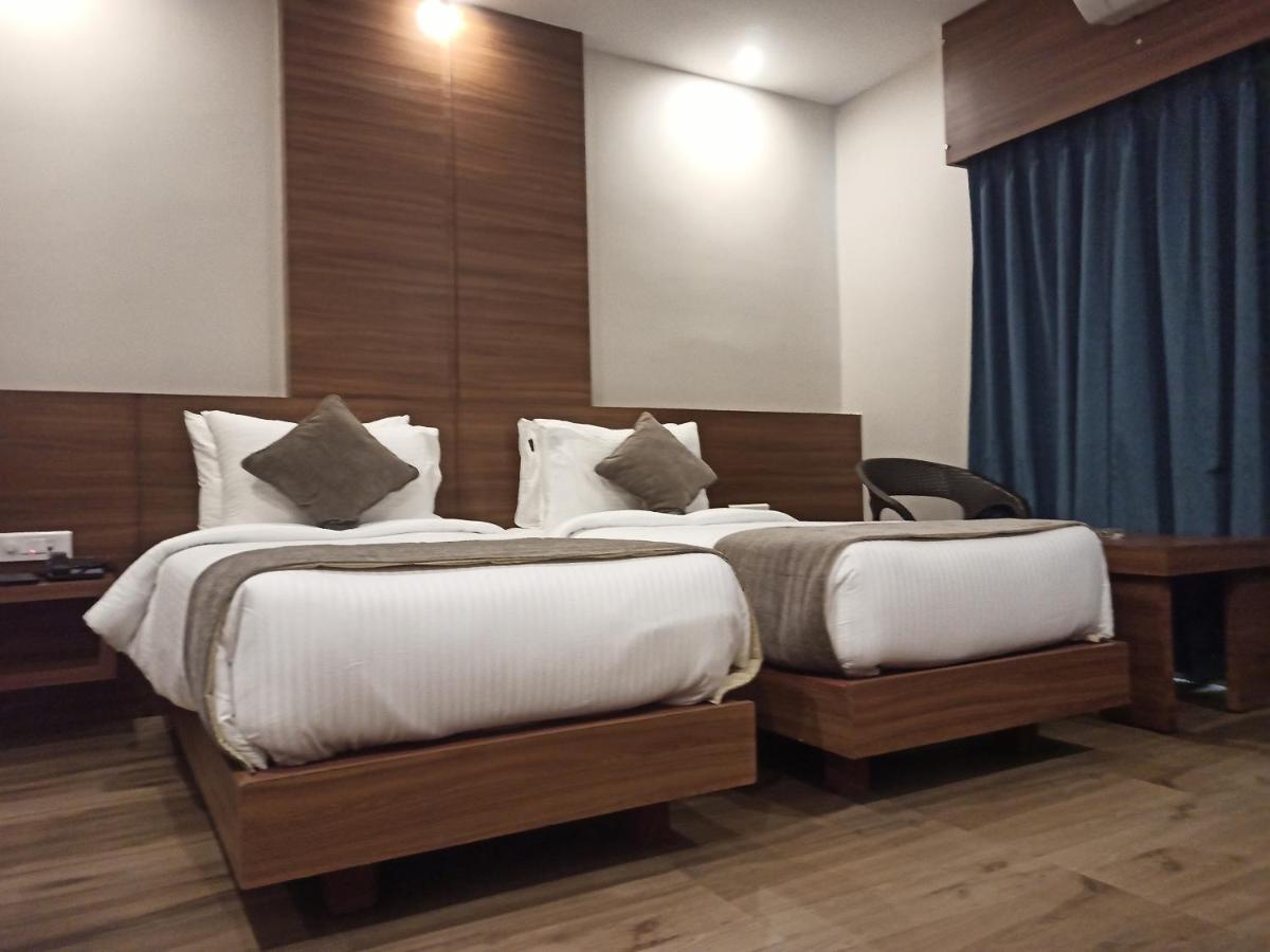 Hotel Tree Fern Dibrugarh Extérieur photo