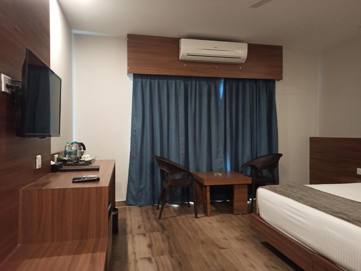 Hotel Tree Fern Dibrugarh Extérieur photo