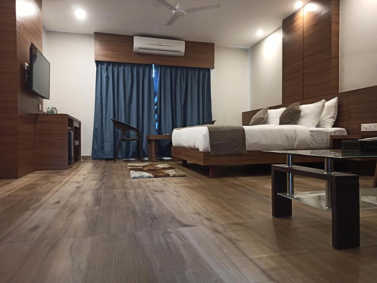 Hotel Tree Fern Dibrugarh Extérieur photo