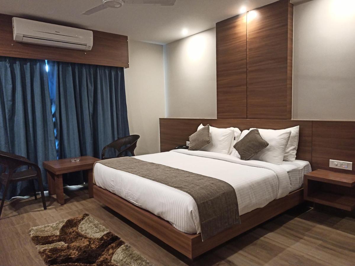 Hotel Tree Fern Dibrugarh Extérieur photo
