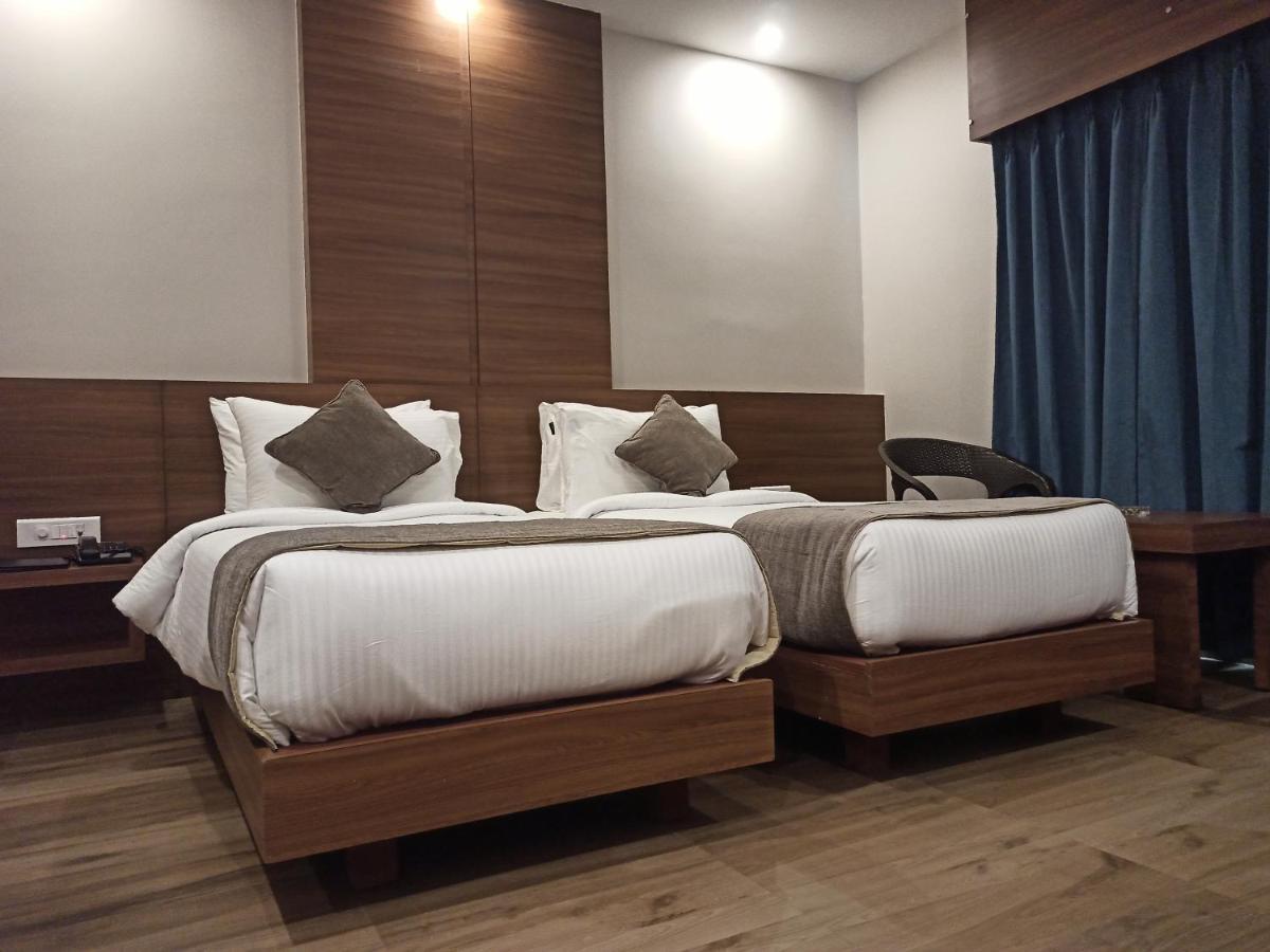 Hotel Tree Fern Dibrugarh Extérieur photo