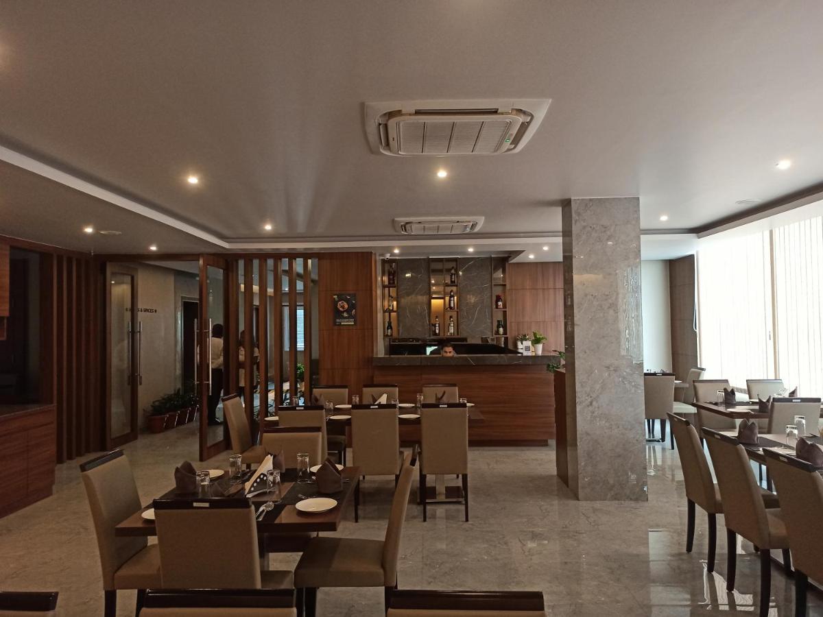 Hotel Tree Fern Dibrugarh Extérieur photo