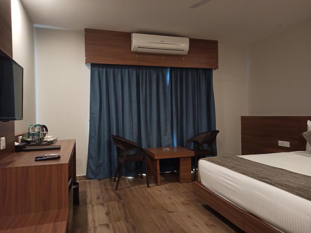 Hotel Tree Fern Dibrugarh Extérieur photo