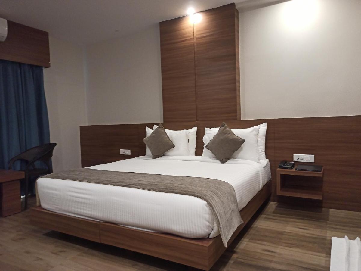 Hotel Tree Fern Dibrugarh Extérieur photo