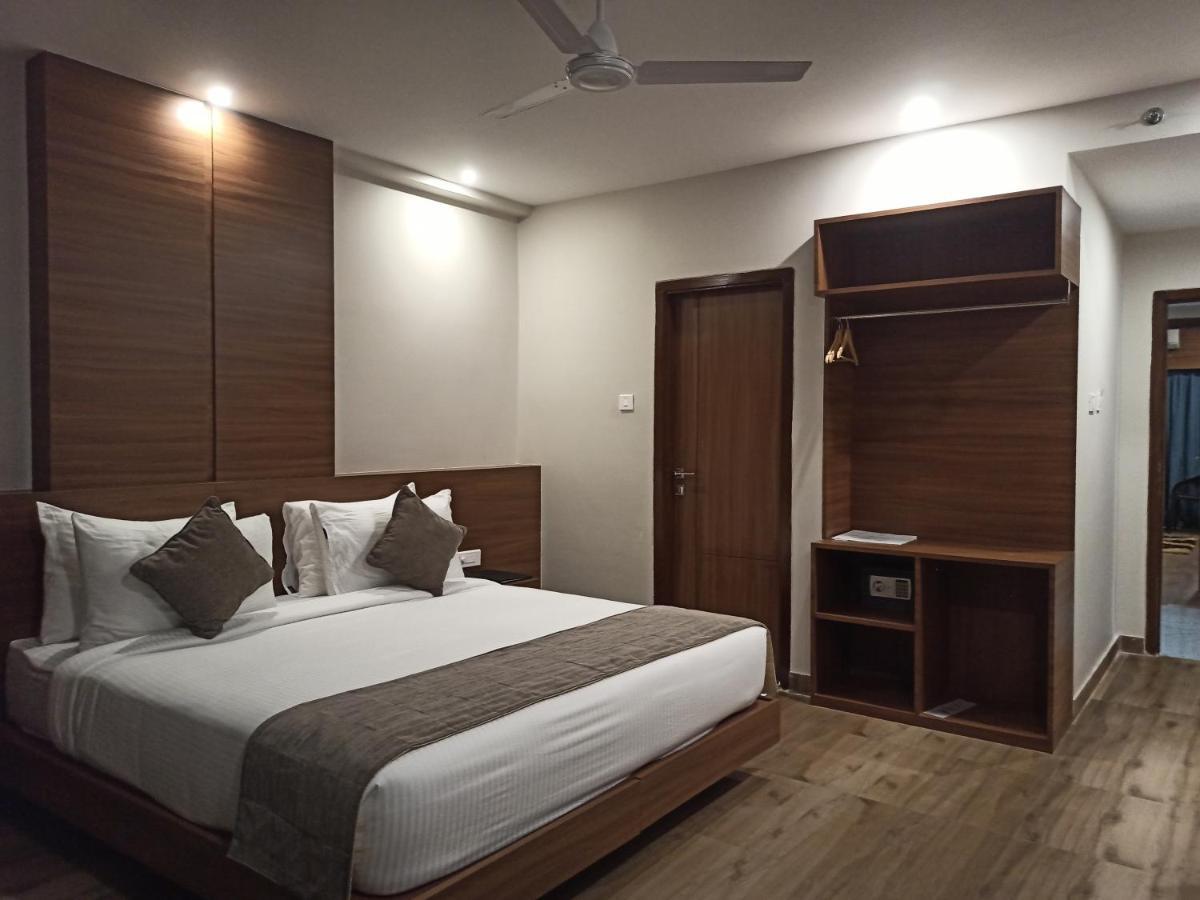 Hotel Tree Fern Dibrugarh Extérieur photo