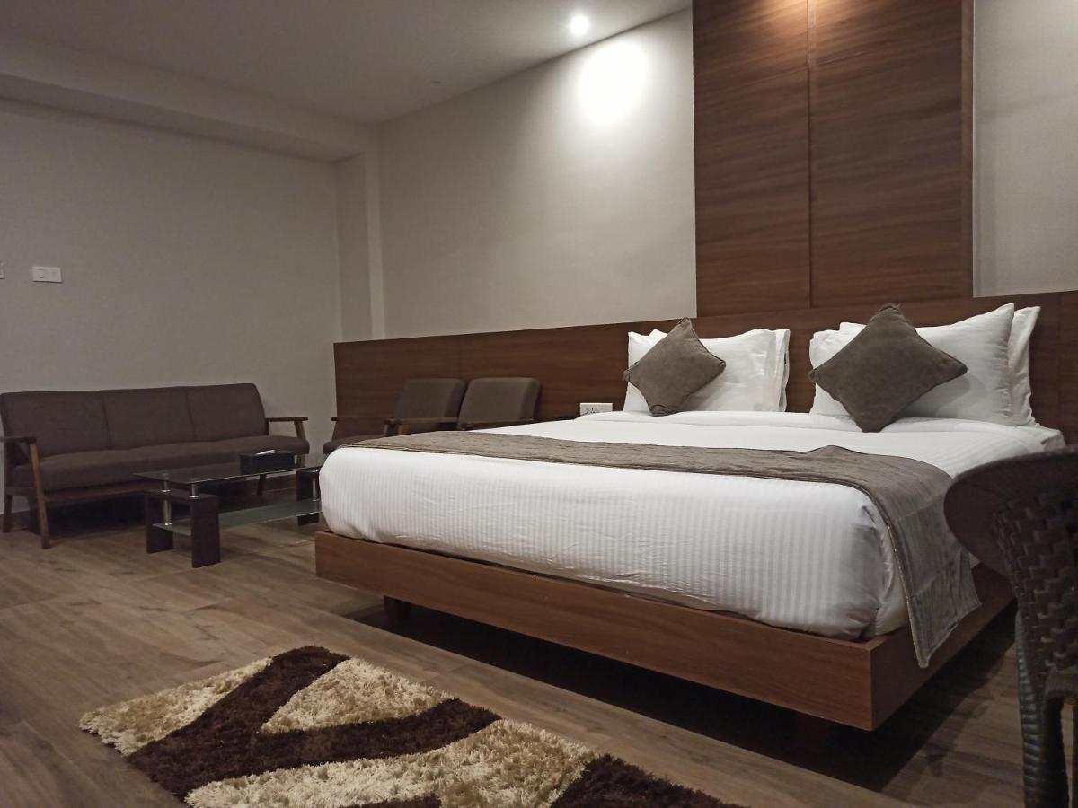 Hotel Tree Fern Dibrugarh Extérieur photo