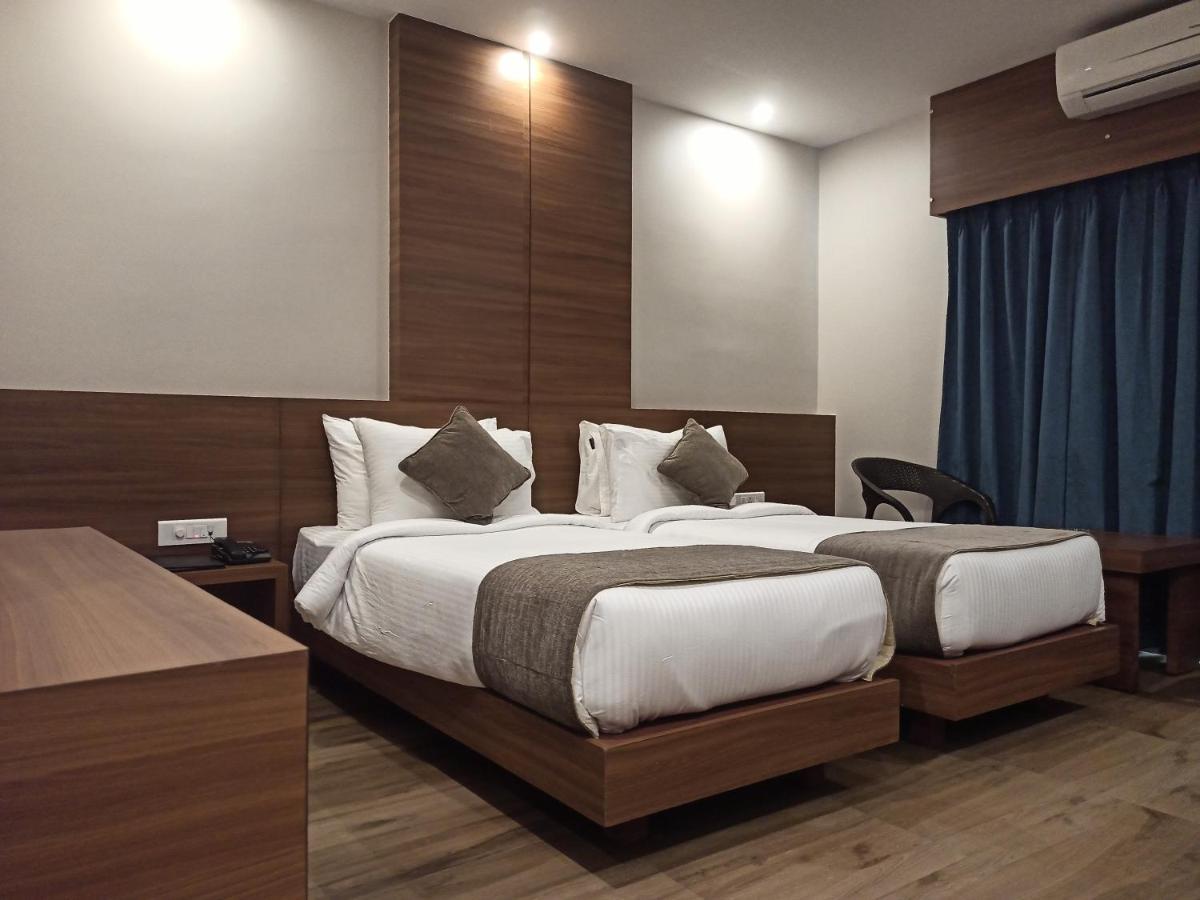 Hotel Tree Fern Dibrugarh Extérieur photo