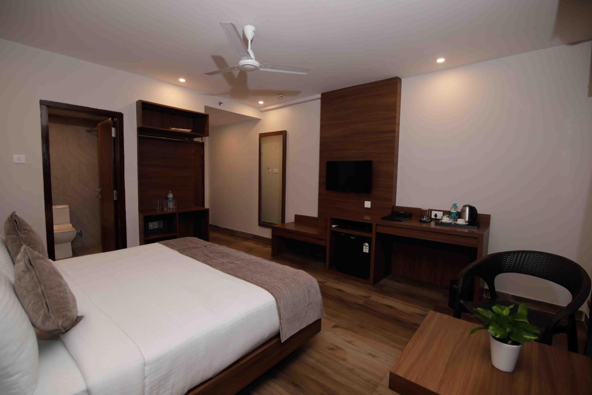 Hotel Tree Fern Dibrugarh Extérieur photo