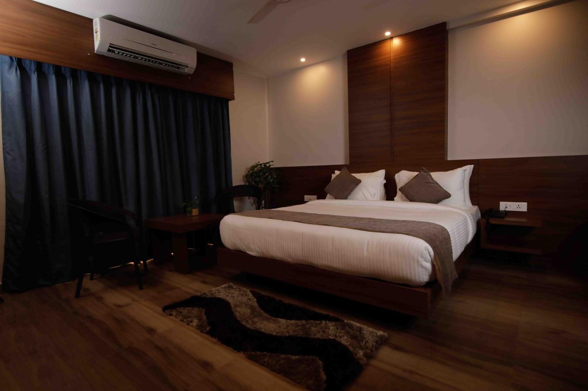 Hotel Tree Fern Dibrugarh Extérieur photo