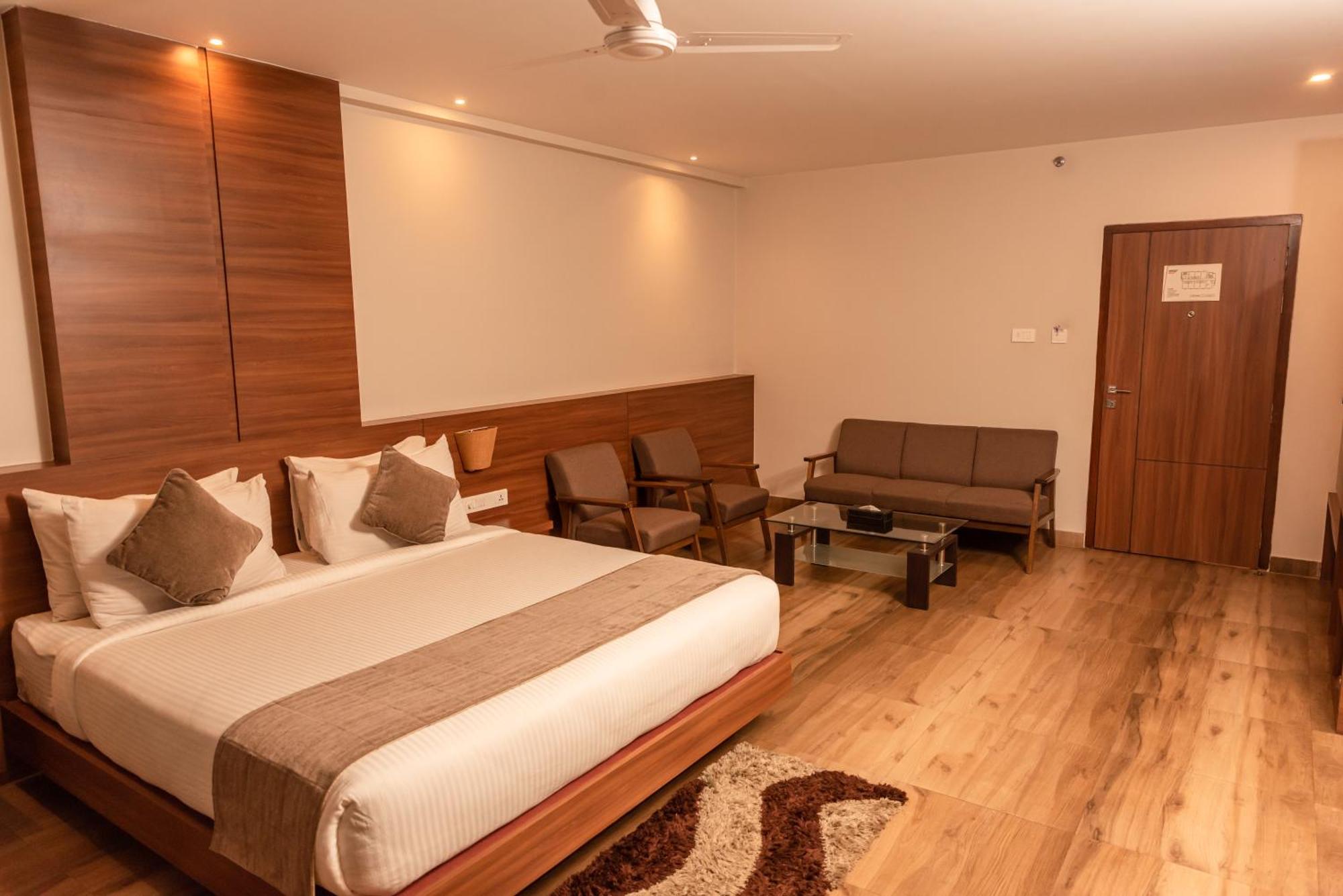Hotel Tree Fern Dibrugarh Extérieur photo