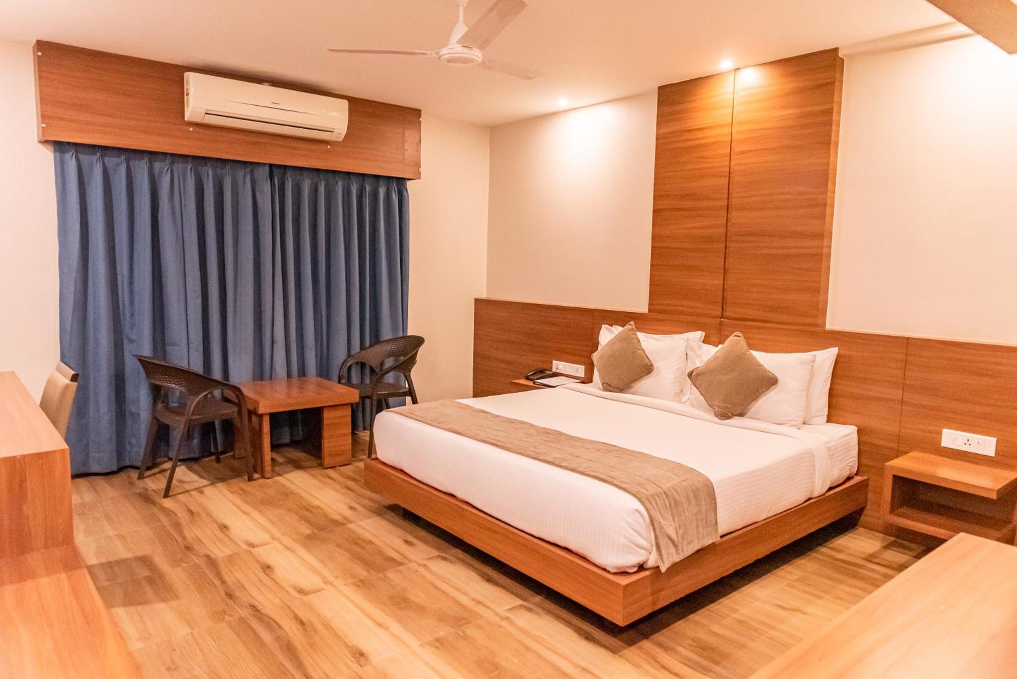 Hotel Tree Fern Dibrugarh Extérieur photo